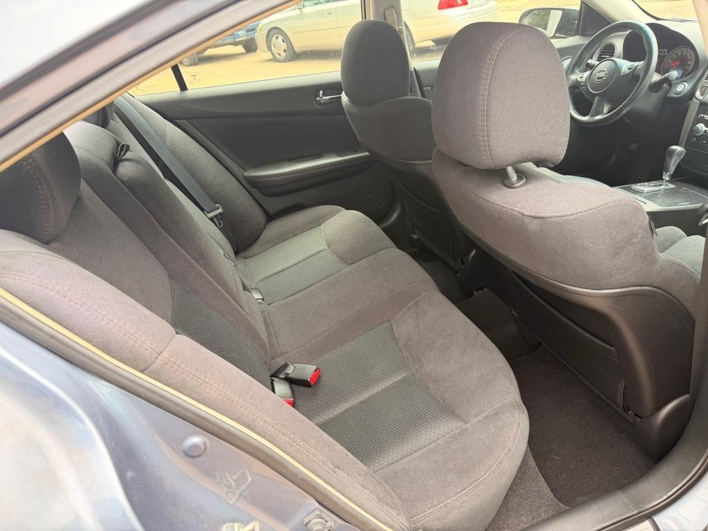 Nissan Maxima S 2012
