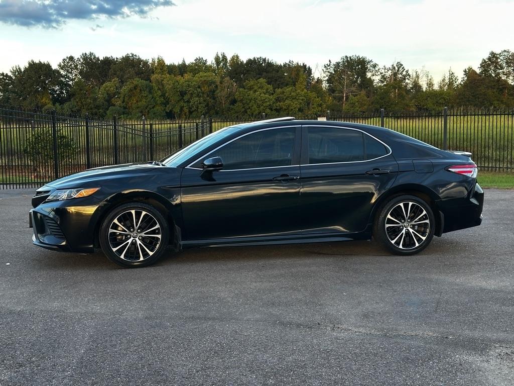 Toyota Camry SE 2018