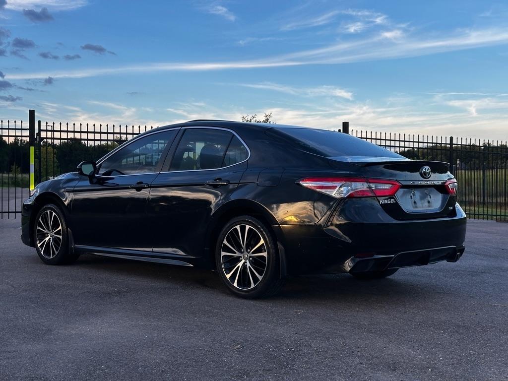 Toyota Camry SE 2018