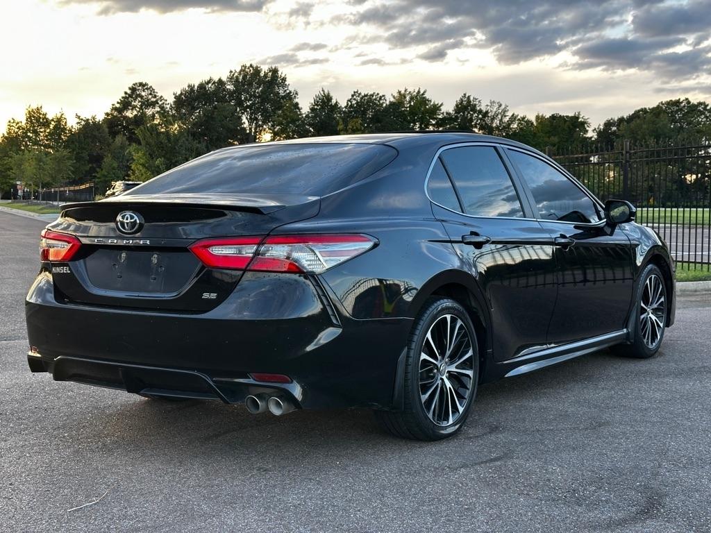 Toyota Camry SE 2018
