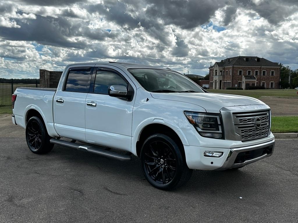 Nissan Titan Platinum Reserve Crew Cab 4WD 2021