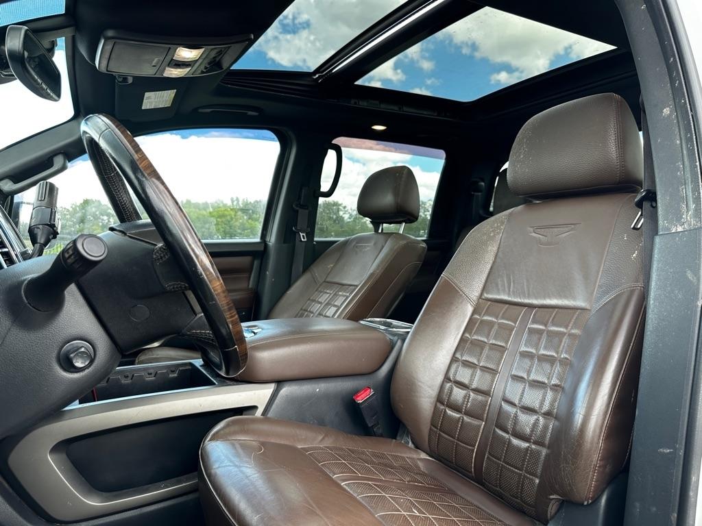 Nissan Titan Platinum Reserve Crew Cab 4WD 2021