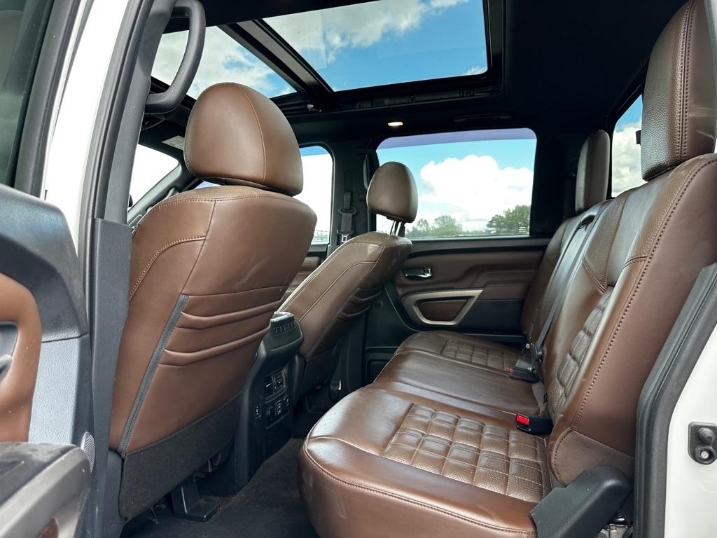 Nissan Titan Platinum Reserve Crew Cab 4WD 2021