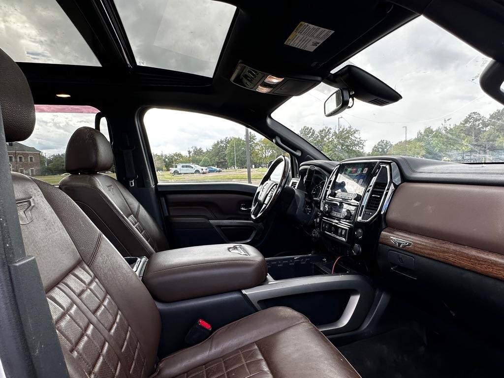 Nissan Titan Platinum Reserve Crew Cab 4WD 2021