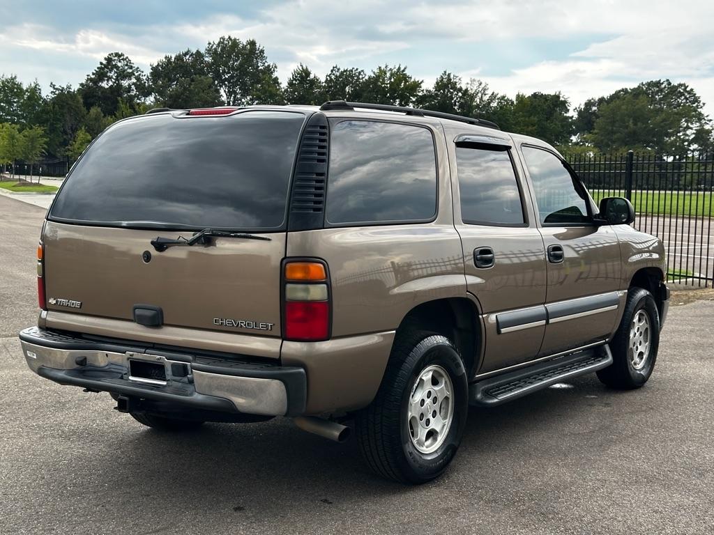 Chevrolet Tahoe 2WD 2004