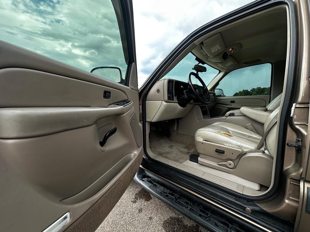 Chevrolet Tahoe 2WD 2004