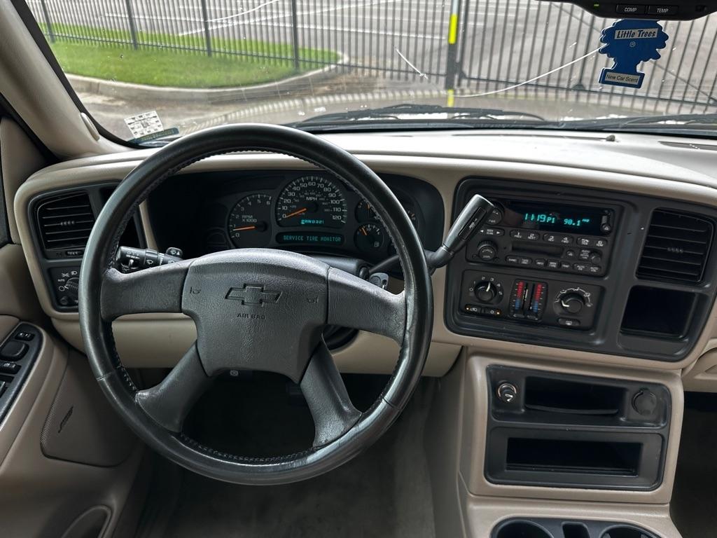 Chevrolet Tahoe 2WD 2004