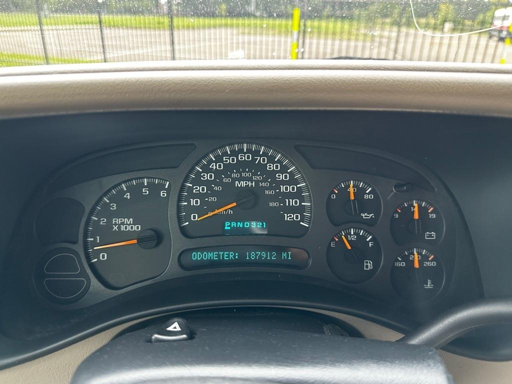 Chevrolet Tahoe 2WD 2004