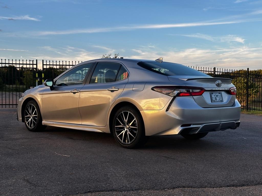 Toyota Camry SE 2022