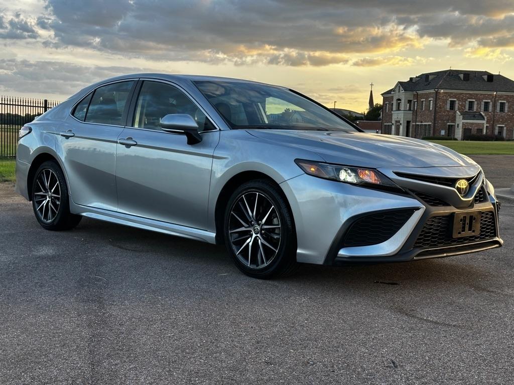 Toyota Camry SE 2022