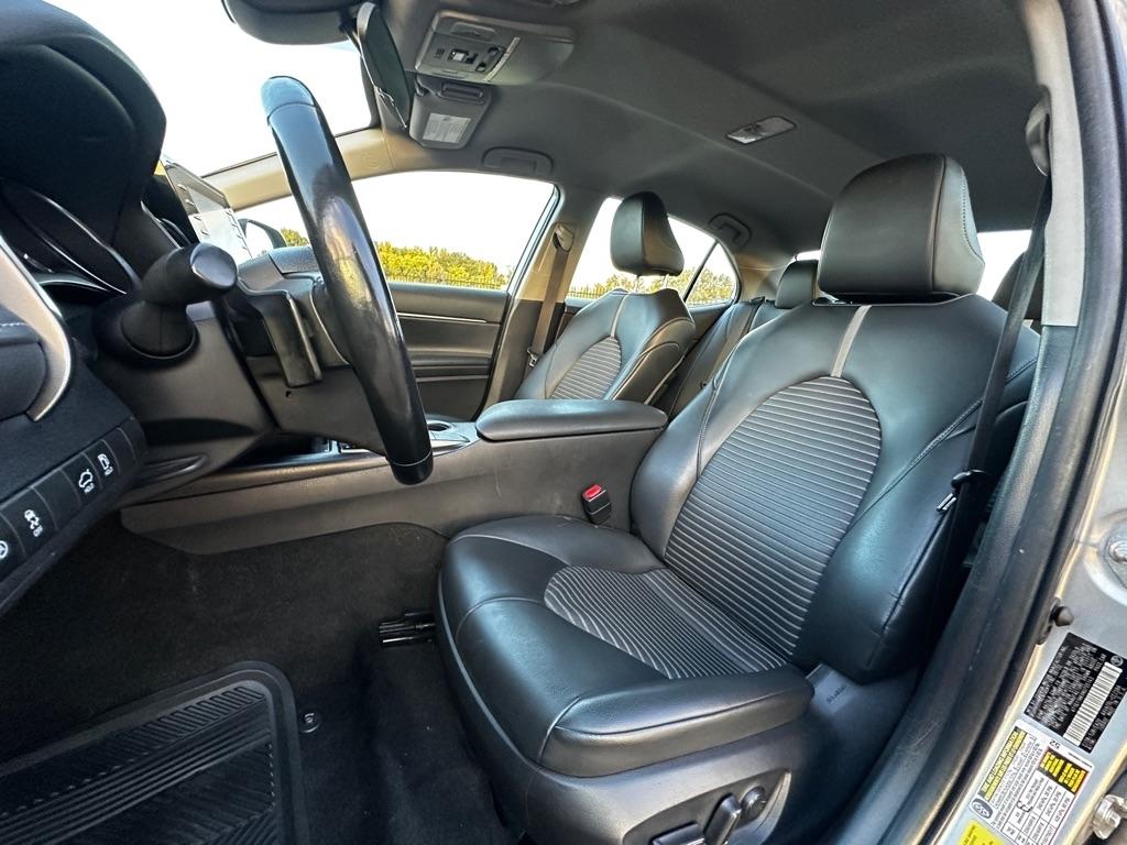 Toyota Camry SE 2022