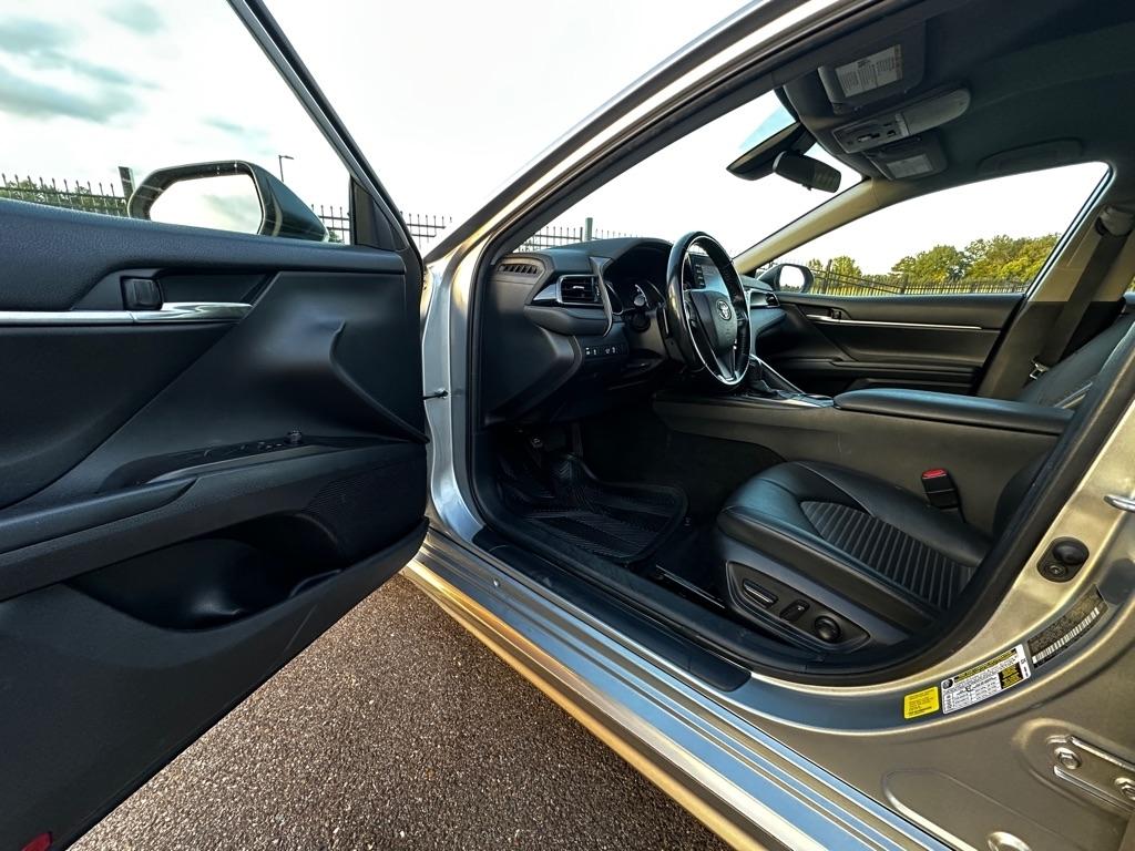 Toyota Camry SE 2022