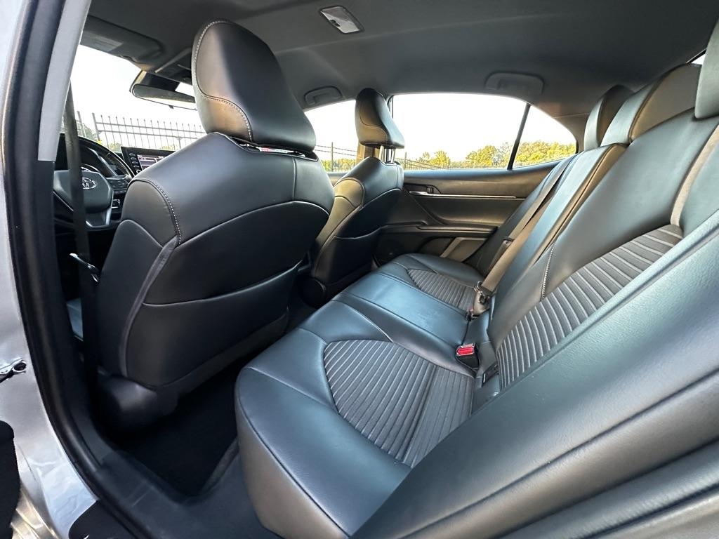 Toyota Camry SE 2022