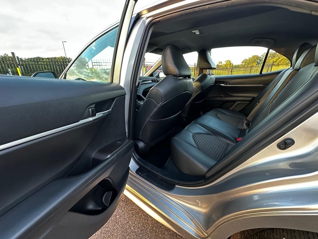 Toyota Camry SE 2022