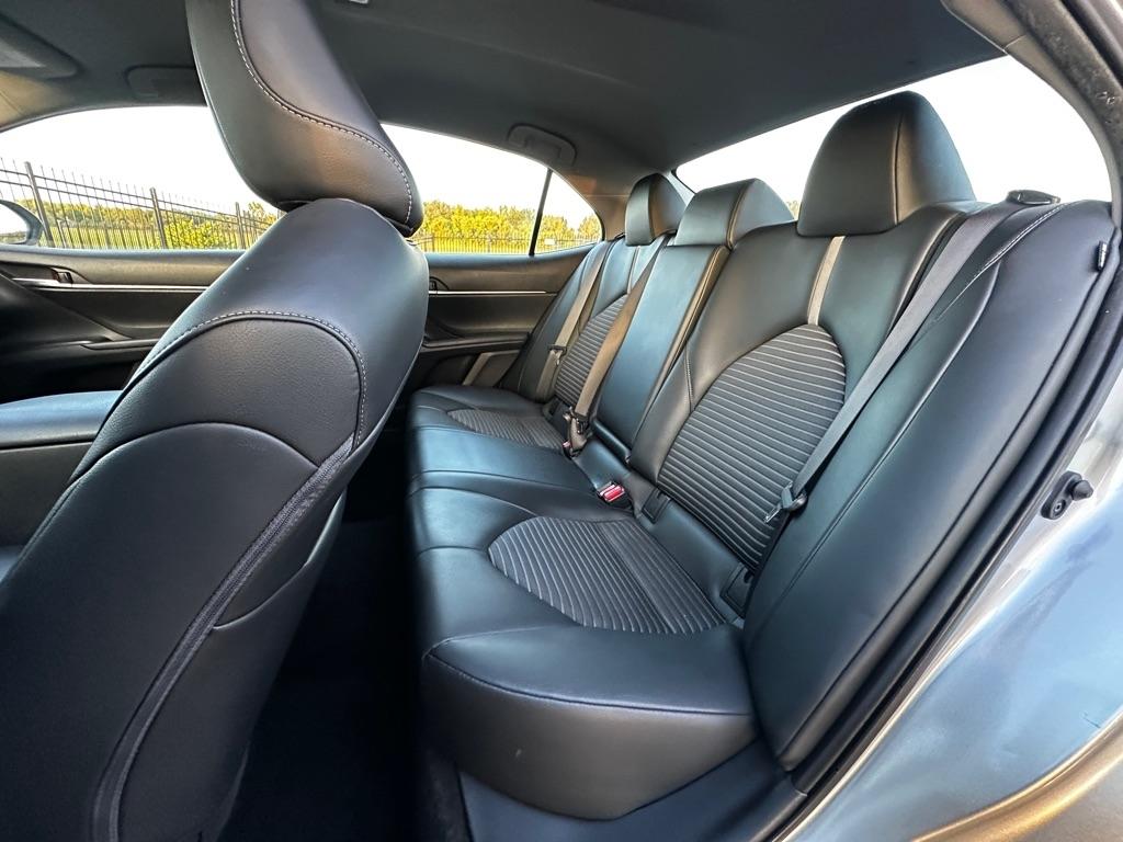 Toyota Camry SE 2022