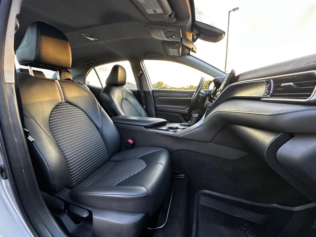 Toyota Camry SE 2022
