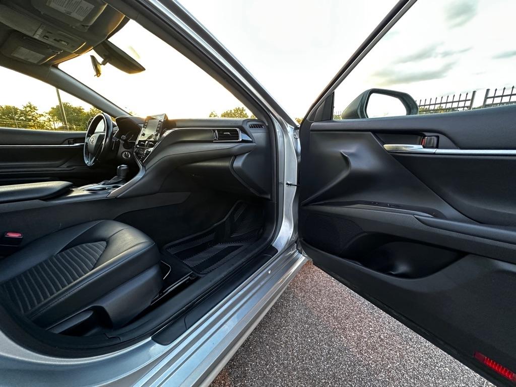 Toyota Camry SE 2022