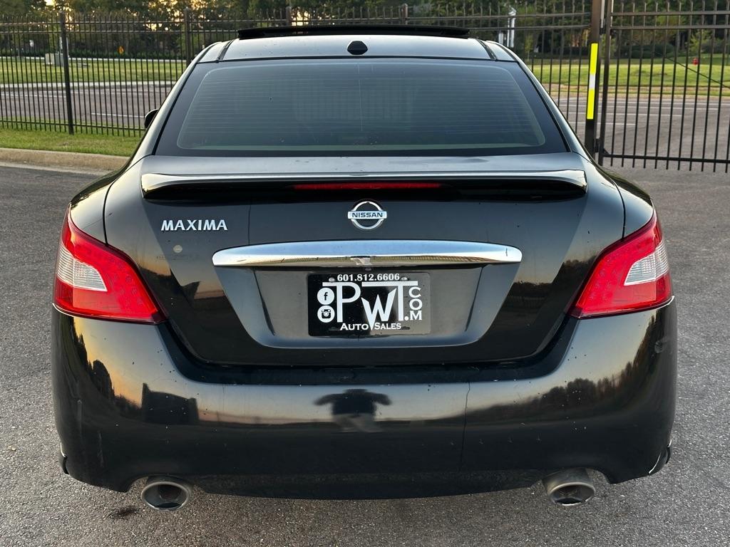 Nissan Maxima SV 2011