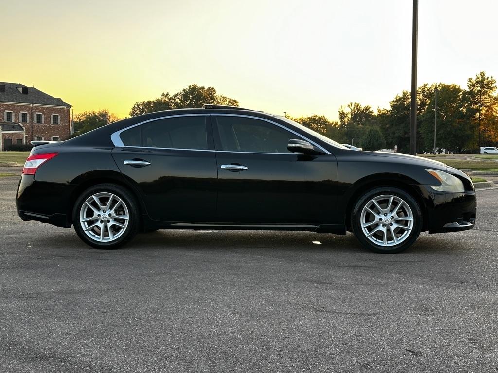 Nissan Maxima SV 2011