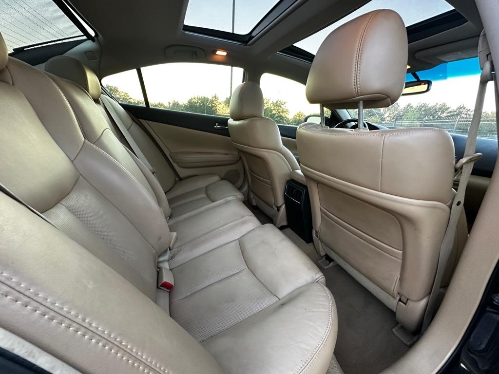 Nissan Maxima SV 2011