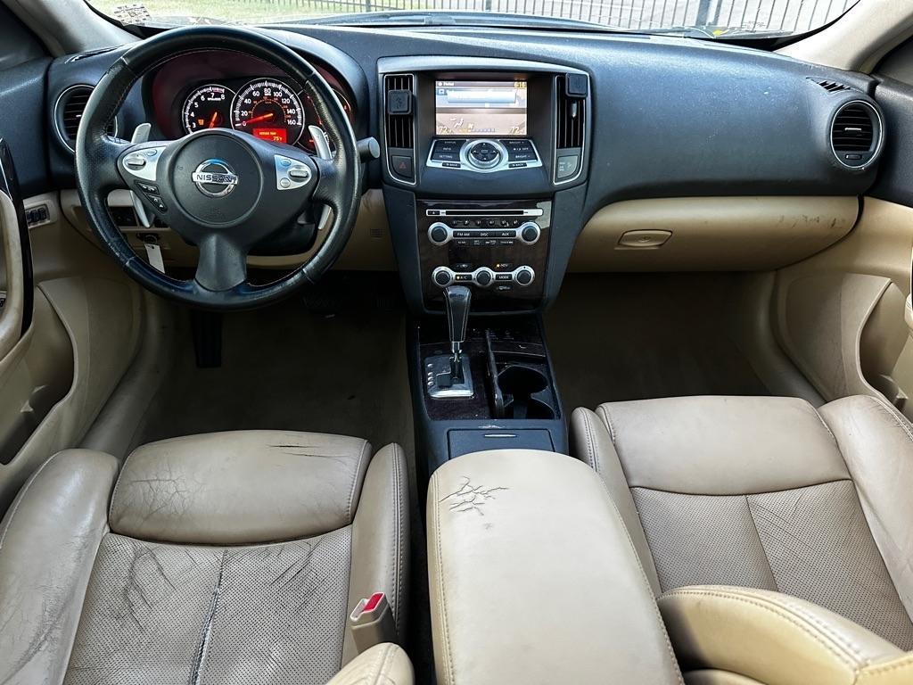 Nissan Maxima SV 2011