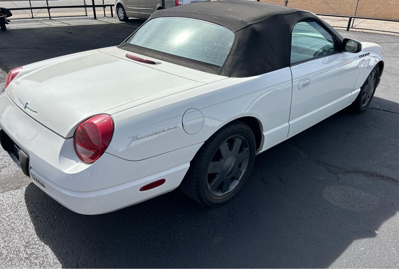 Ford Thunderbird Deluxe 2002