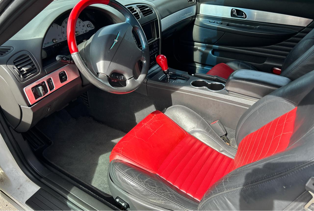 Ford Thunderbird Deluxe 2002