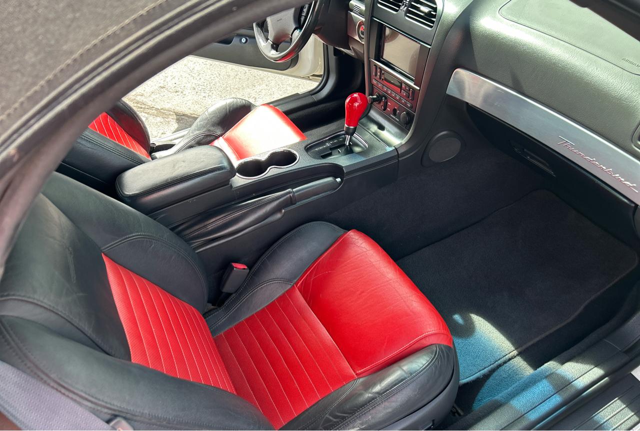 Ford Thunderbird Deluxe 2002