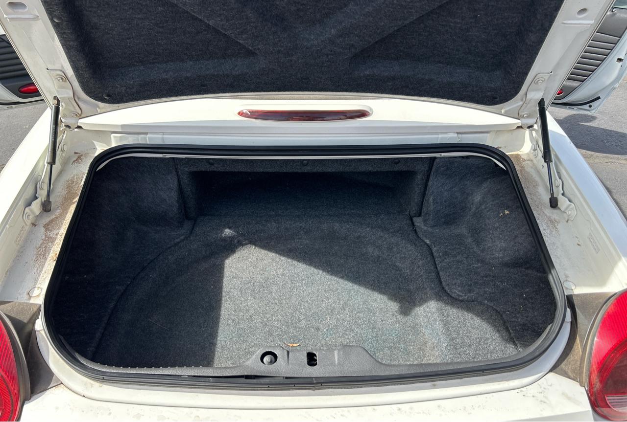 Ford Thunderbird Deluxe 2002