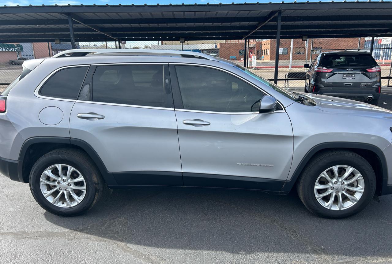 Jeep Cherokee Latitude FWD 2019