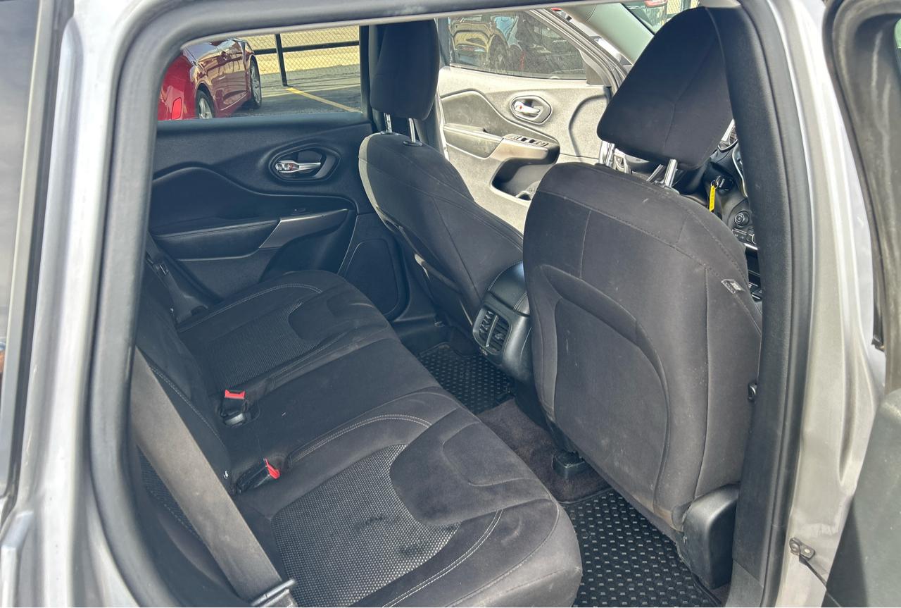 Jeep Cherokee Latitude FWD 2019