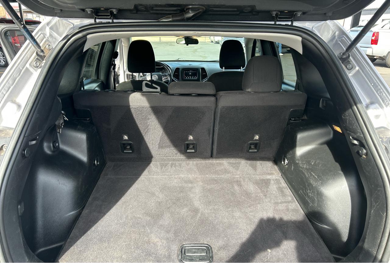 Jeep Cherokee Latitude FWD 2019