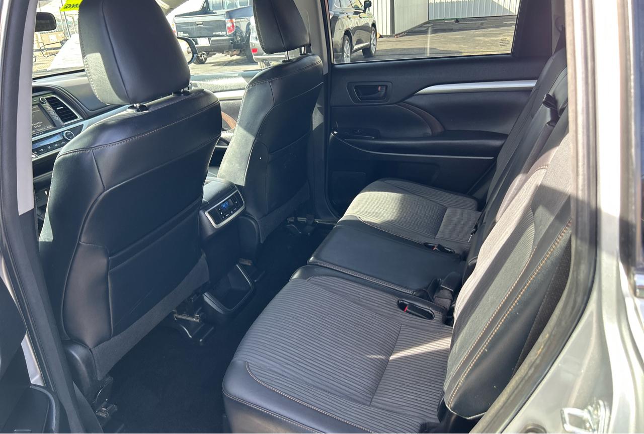 Toyota Highlander LE AWD V6 2016