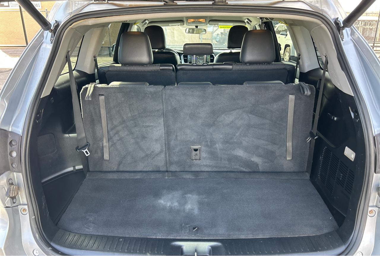 Toyota Highlander LE AWD V6 2016