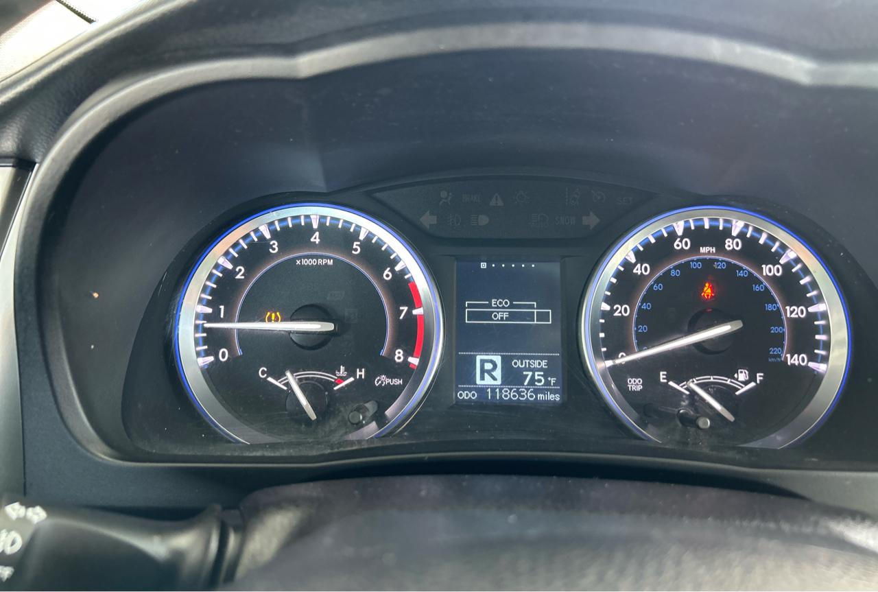 Toyota Highlander LE AWD V6 2016