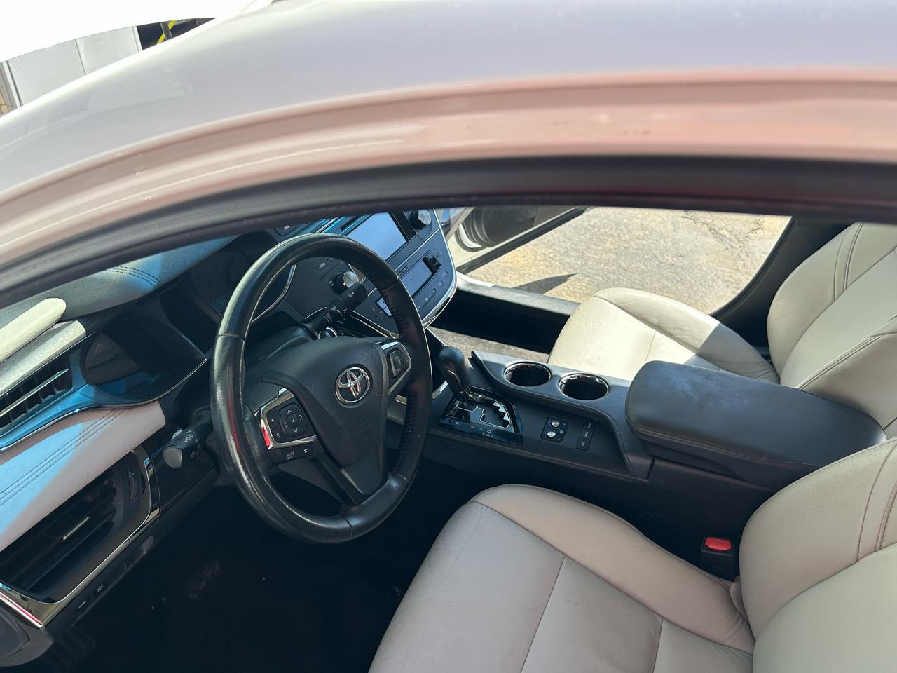 Toyota Avalon 4dr Sdn XLE Touring SE (Natl) 2015