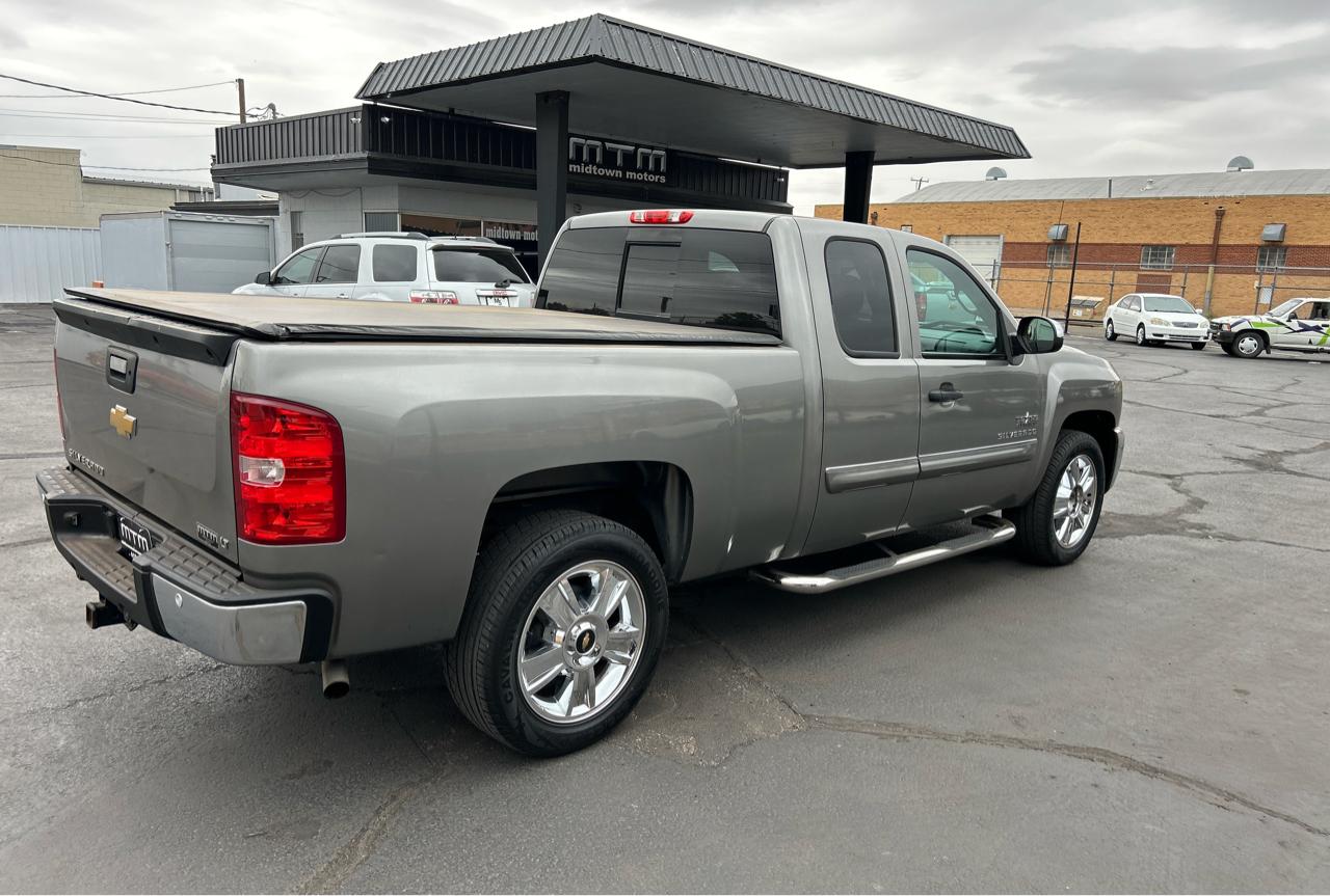 Chevrolet Silverado 1500 2WD Ext Cab 143.5" LT 2013