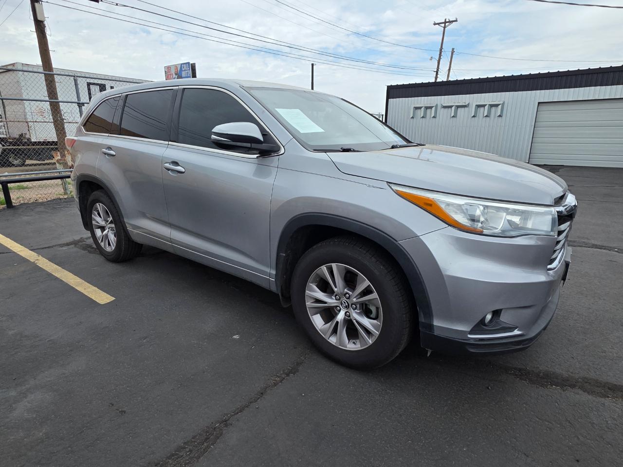 Toyota Highlander LE AWD V6 2016