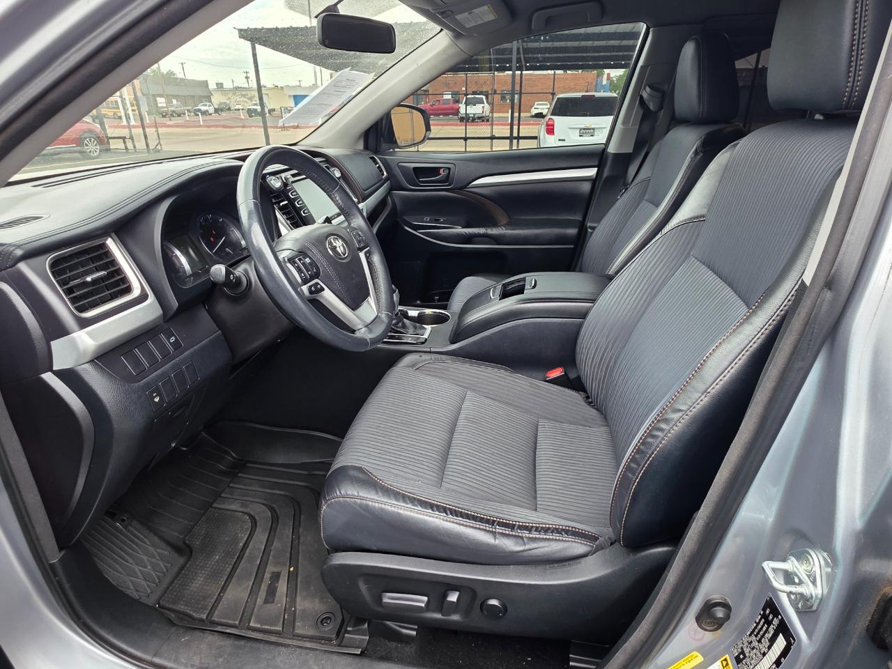 Toyota Highlander LE AWD V6 2016