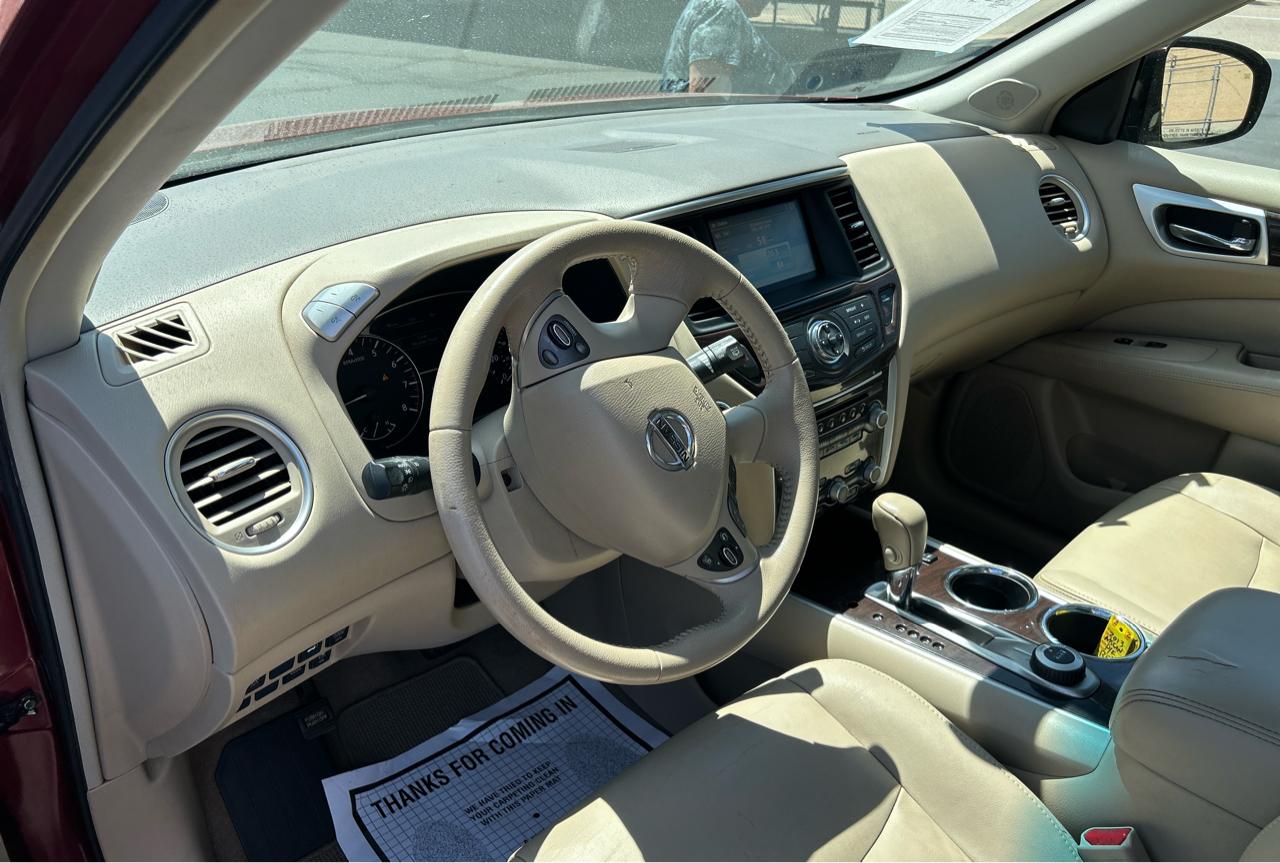 Nissan Pathfinder SV 4WD 2013