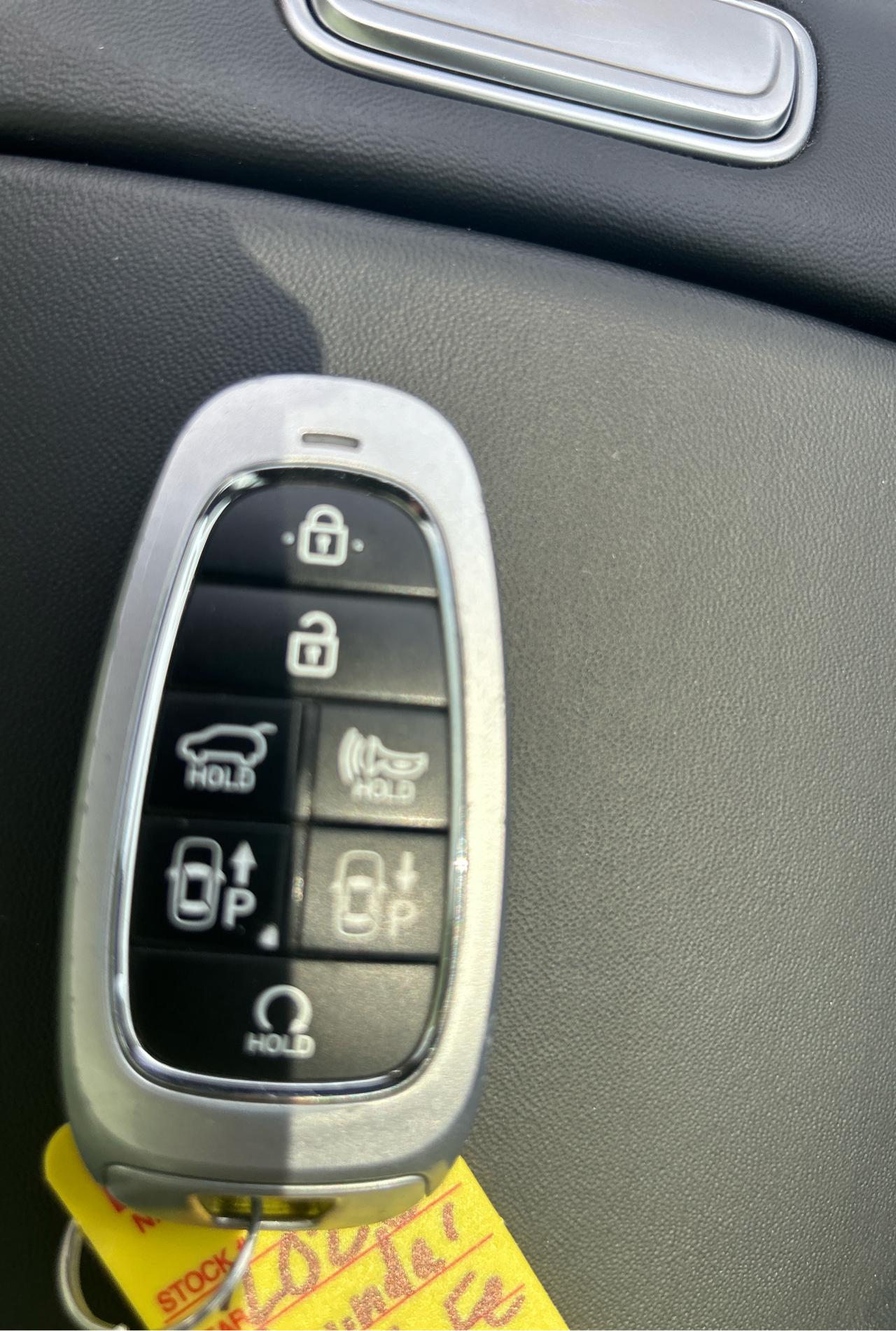 Hyundai Santa Fe Limited 2022