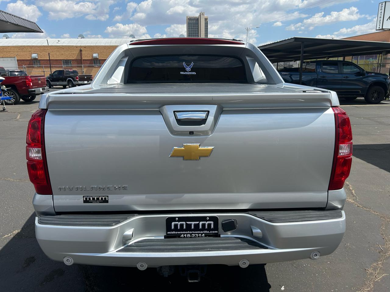 Chevrolet Avalanche LT 4WD 2013