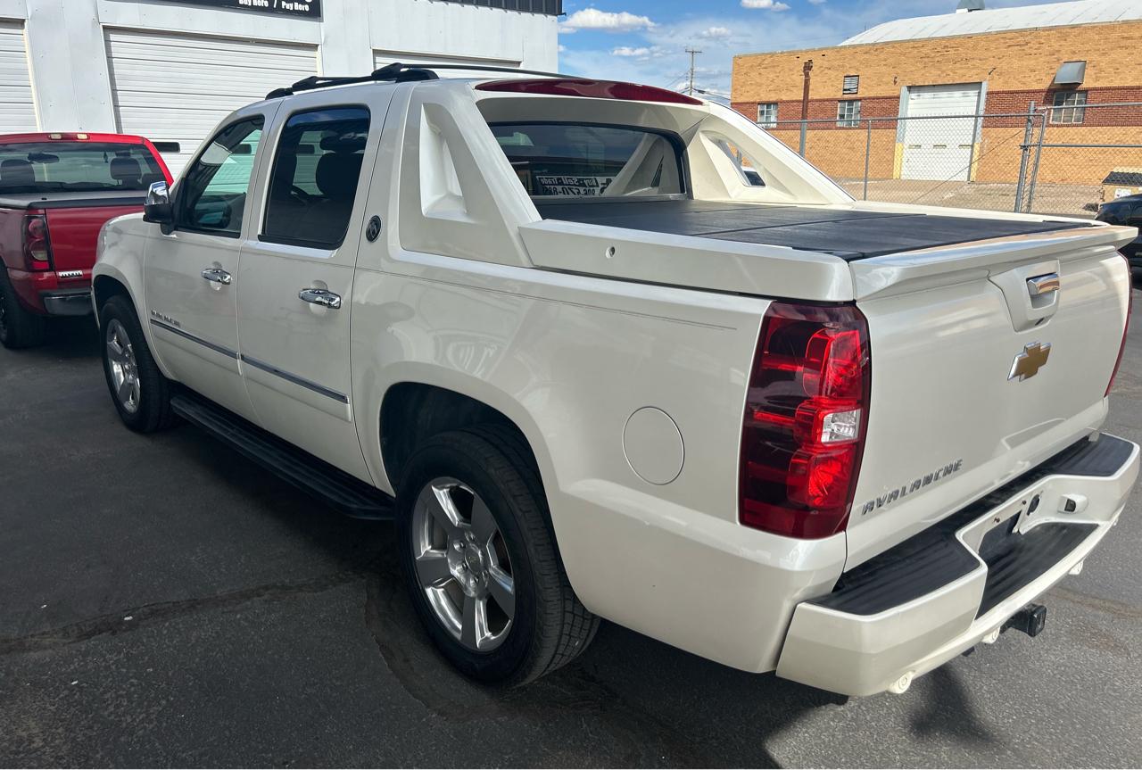 Chevrolet Avalanche LTZ 4WD 2013