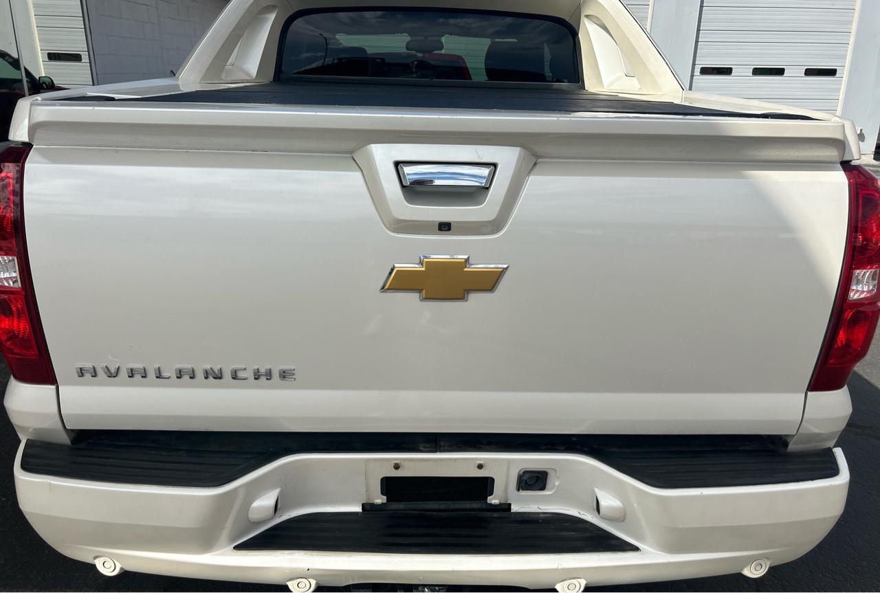 Chevrolet Avalanche LTZ 4WD 2013
