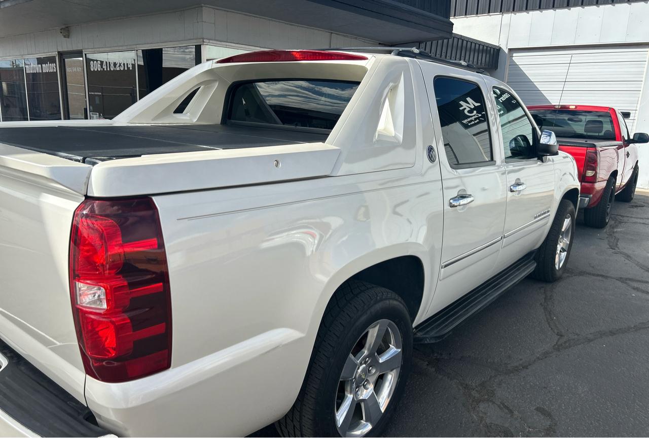 Chevrolet Avalanche LTZ 4WD 2013