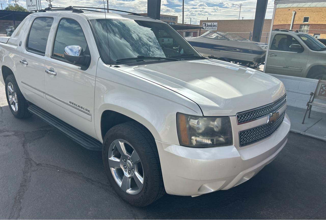 Chevrolet Avalanche LTZ 4WD 2013