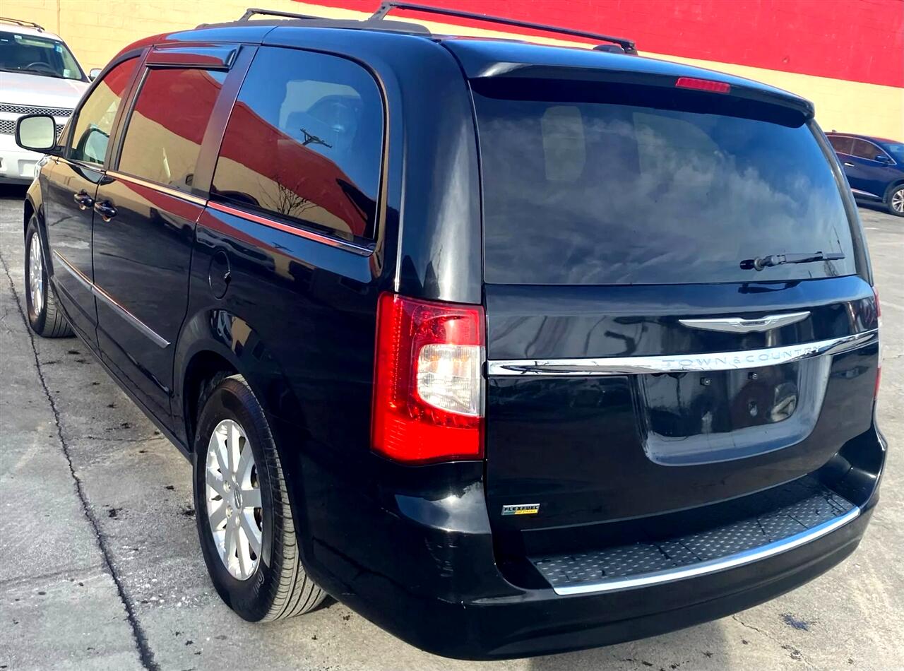 Chrysler Town & Country Touring 2016