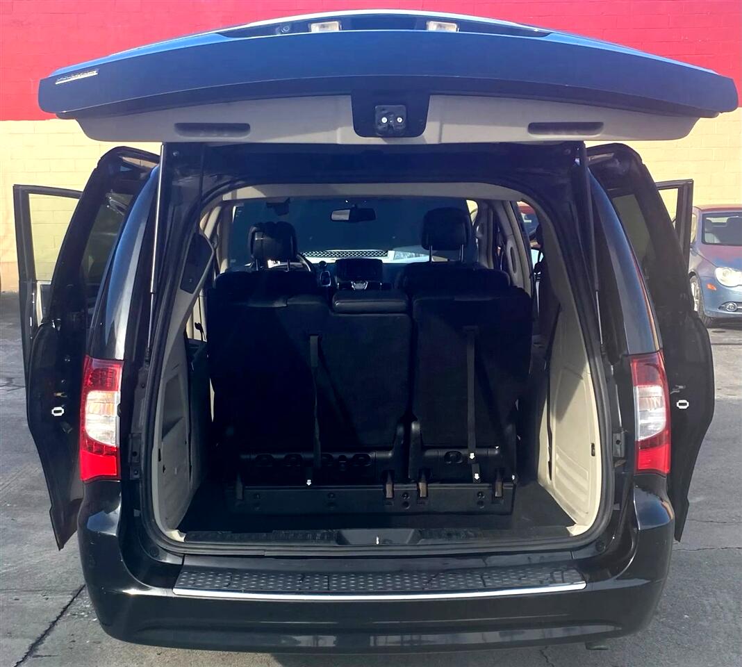 Chrysler Town & Country Touring 2016