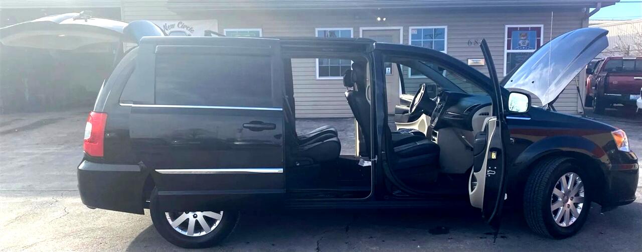 Chrysler Town & Country Touring 2016