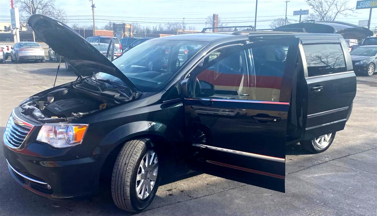 Chrysler Town & Country Touring 2016